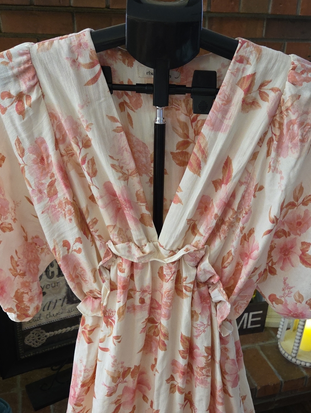 NWT Floral V-Neck Maxi Dress in Pink and Cream - Picture 3 of 14